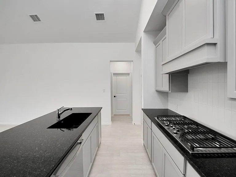 10706 Ursa St — Photo 18