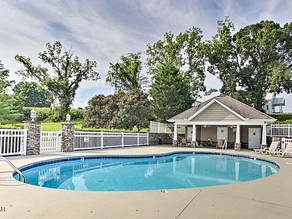4th image of 330 Meriwether Way