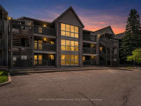 2020 Cleaver Ave #301, Burlington, ON L7M 4C2