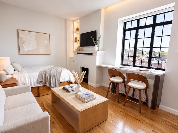 234 W 4th St Unit 3E, New York, NY 10014