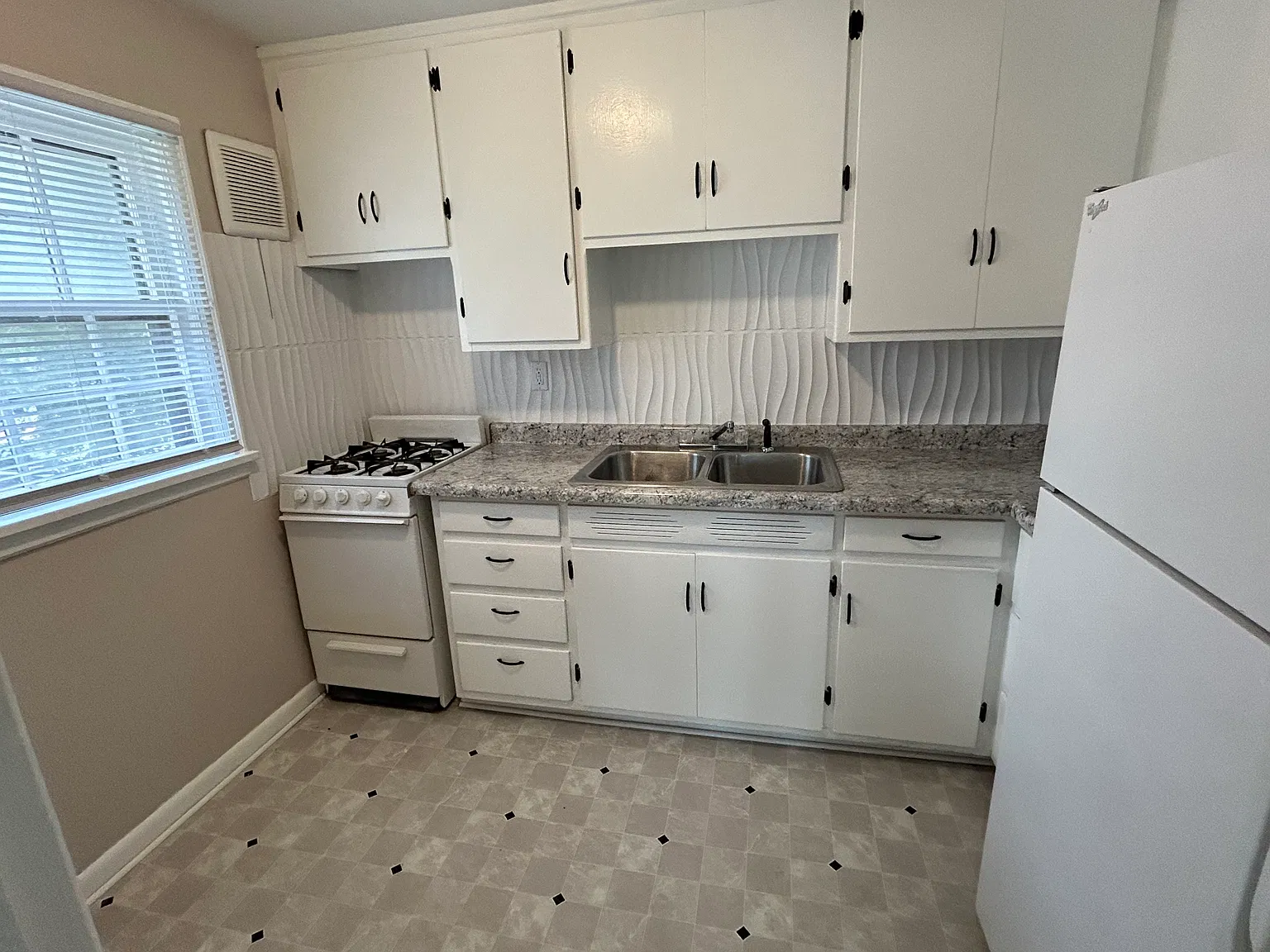 1 bed, $800 — Photo 3