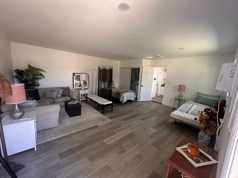 11285 Cherry Ave #2