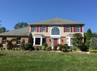 25 Southall Ln, Red Bank, NJ 07701