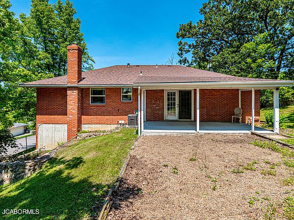 3rd image of 2415 Allison Dr