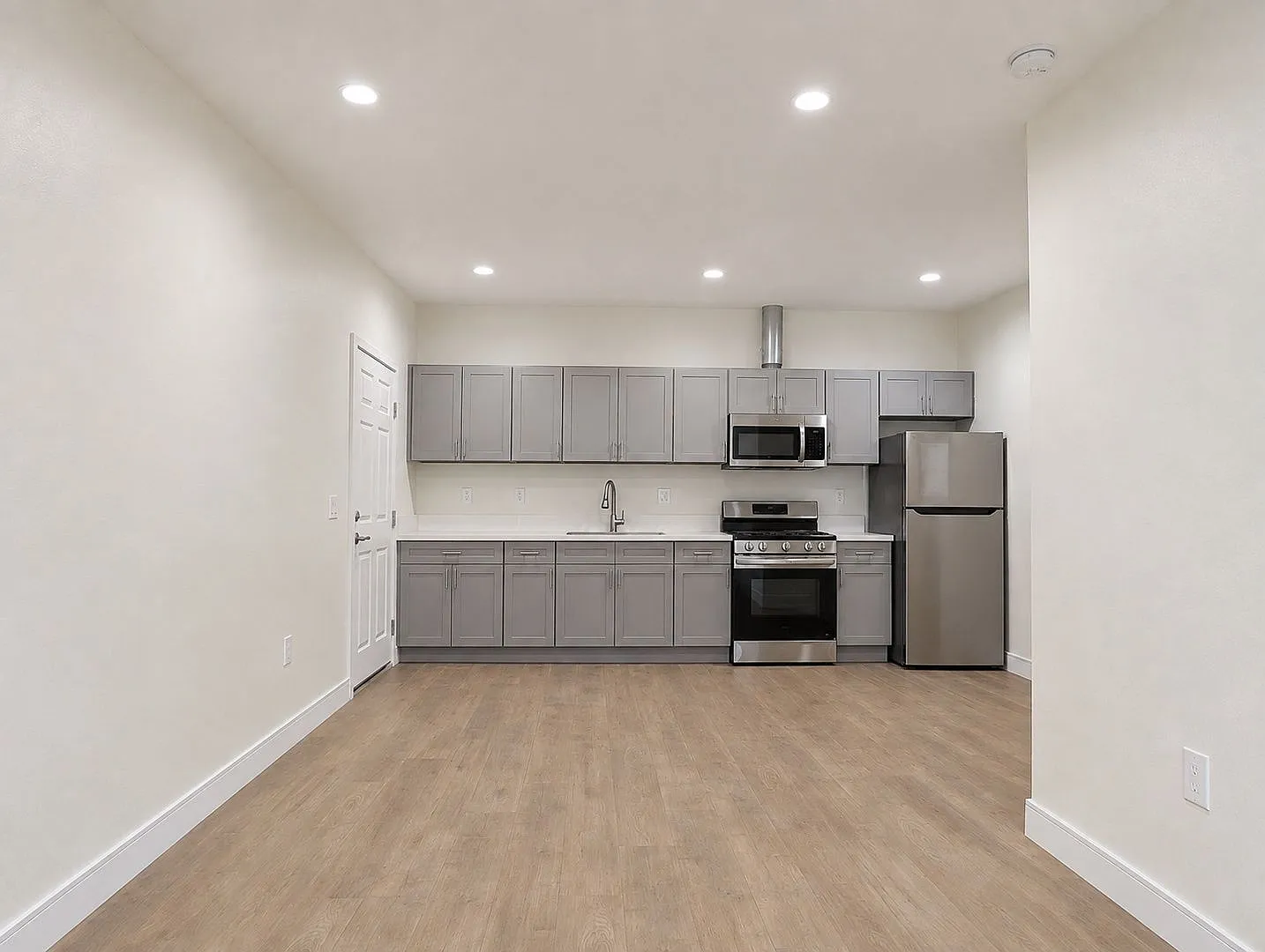 2 bed, 2.0 bath, $2,250 — Photo 3
