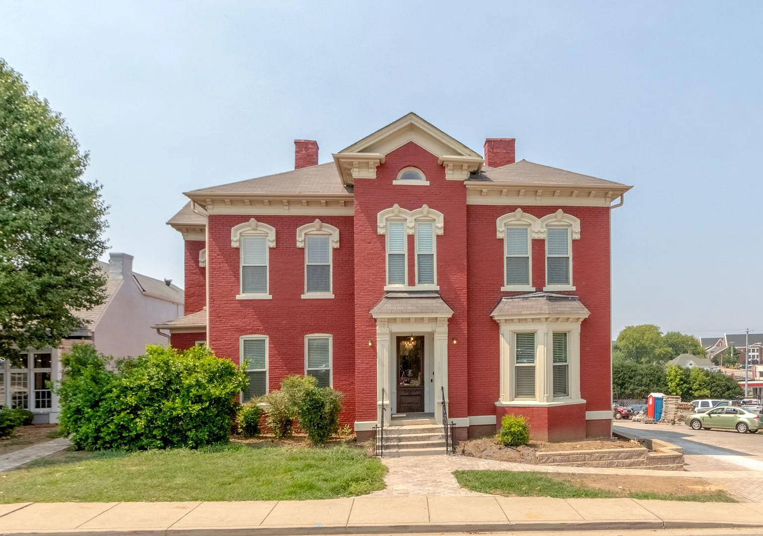 305 Main St — Photo 1