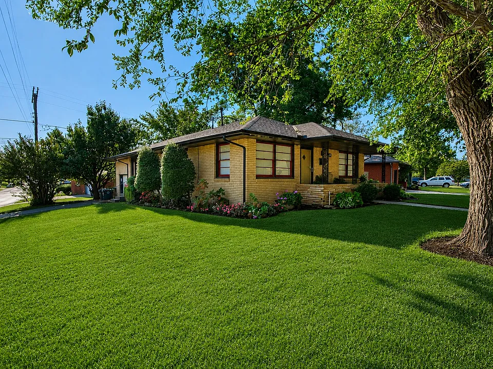 2300 Ashley Dr