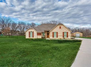 208 N Doubleday Ct, Springtown, TX 76082
