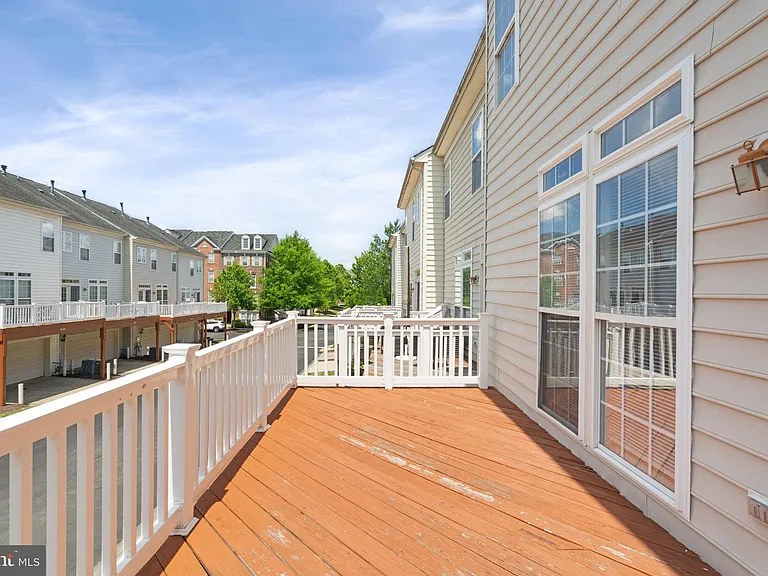 2225 Potomac Club Pkwy — Photo 34