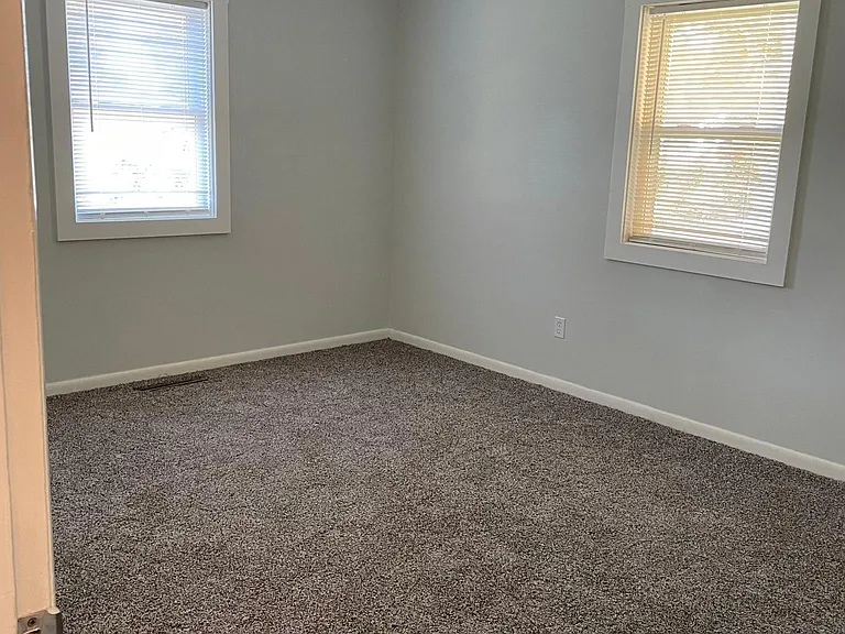 1012 Van Kirk Dr — Photo 9