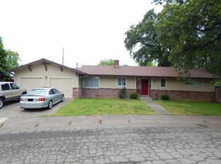 2130 Canal Dr, Redding, CA 96001