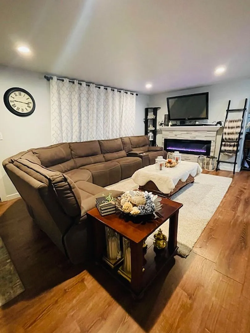 Beautifully Remodeled Rambler in Maple Valley — Photo 2