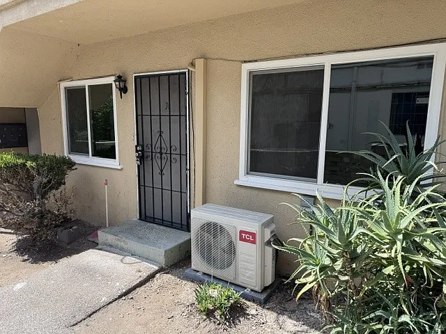 1 bed, 700 sqft, $2,100 — Photo 2
