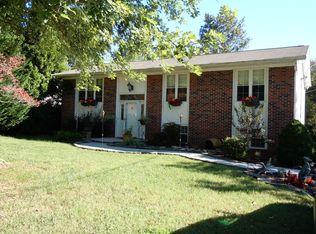 7716 S Whispering Oak Cir, Powell, TN 37849