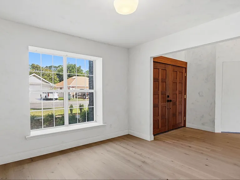 134 Hopeland Dr — Photo 3