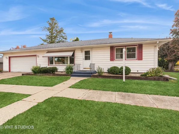 1001 6th St, Harvard, IL 60033