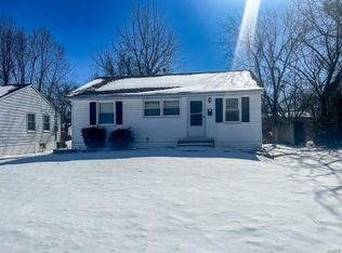 452 Midlothian Rd, Saint Louis, MO 63137