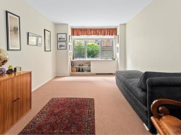 4th image of 15 W 72nd St APT 1E