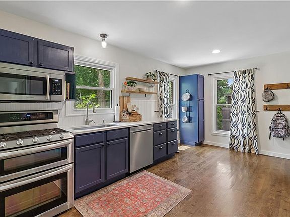 4th image of 5218 Pawnee Dr