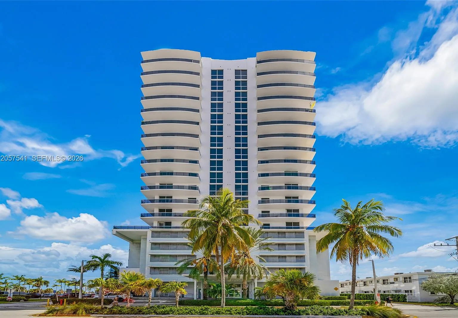 2 bed, 2.0 bath, 1721 sqft, $5,000 — Photo 1