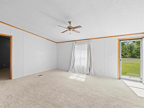 3rd image of 856 Buford Rd