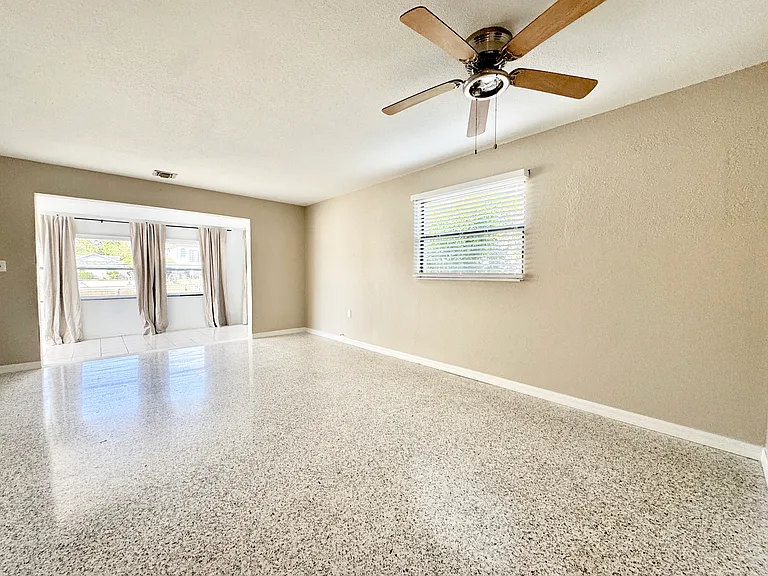 4335 Floramar Ter — Photo 36