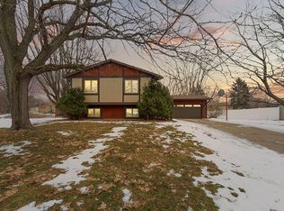 2304 Friendship Ln, Burnsville, MN 55337