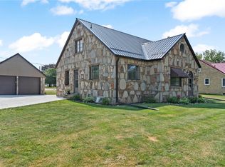 1022 Cedar St, Tipton, IA 52772
