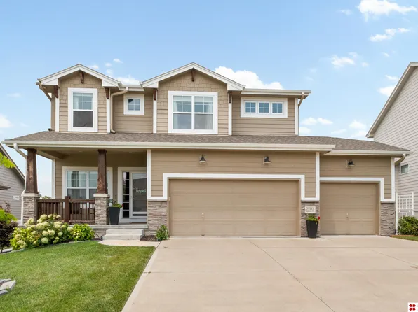 21382 Blaine St, Elkhorn, NE 68022