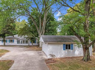 47136 Denton Rd, Van Buren Township, MI 48111