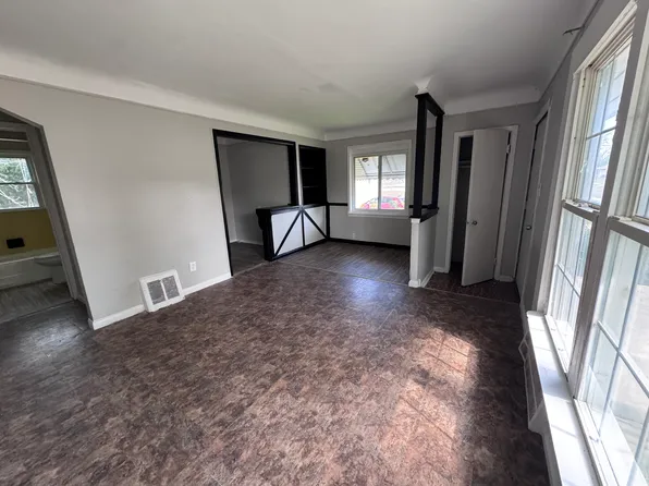 6169 Brace St, Detroit, MI 48228