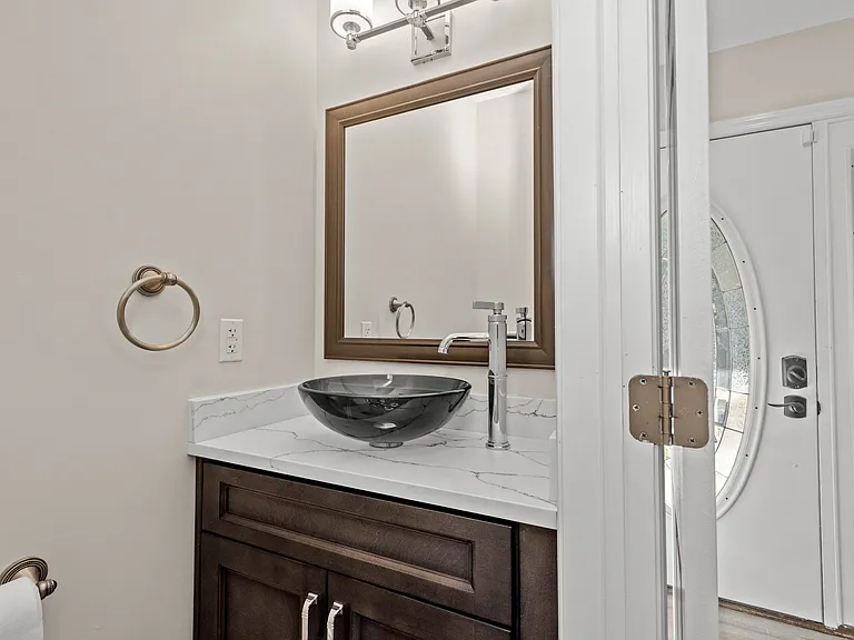 1/2 Bath