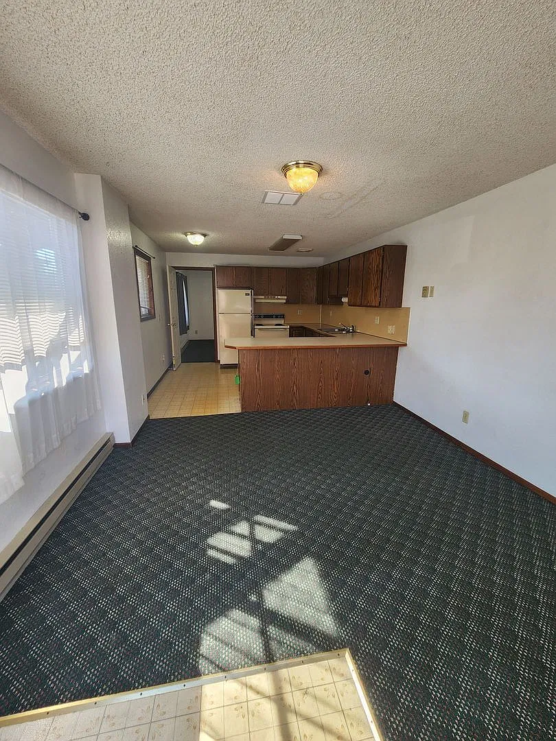 Round Butte Rd 4-Plex — Photo 3