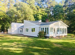 895 Holly Point Rd, Mathews, VA 23109