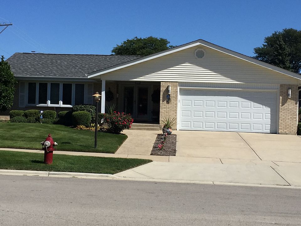 1st image of 2631 N Brighton Pl