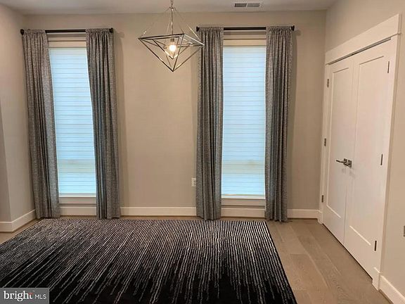 3rd image of 1870 Easterly Rd