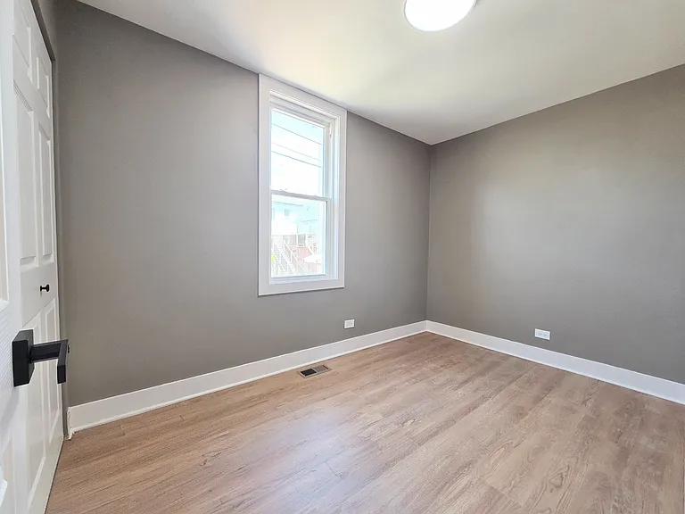 2818 S Lowe Ave #RBD — Photo 7