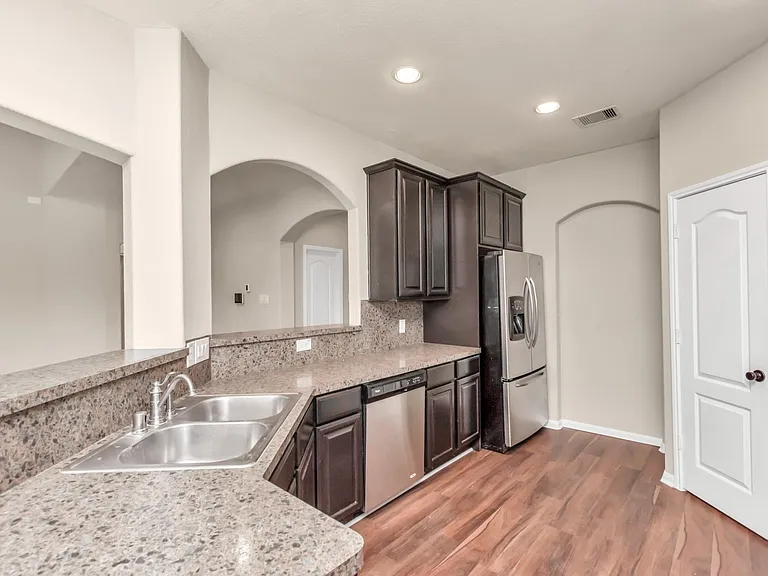 13930 Goodridge Dr — Photo 6