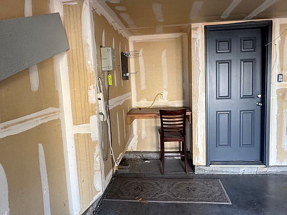 5th image of 1177 N Deckers Pl