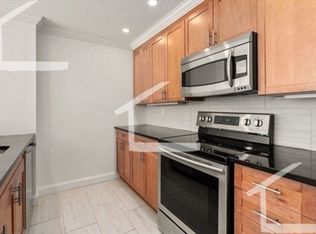 175 Oak St #3, Newton Upper Falls, MA 02464