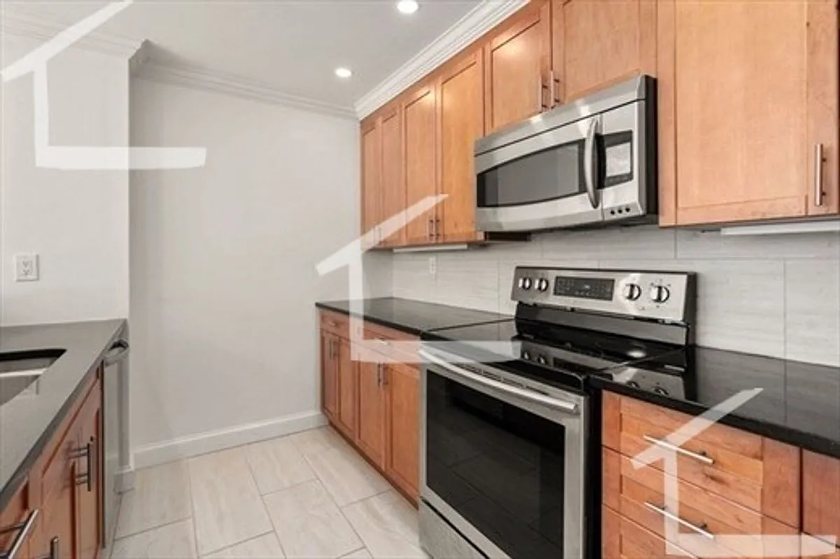Building Photo - 179 Oak St #L6