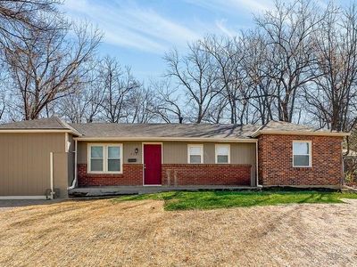 9201 McGee St, Kansas City, MO, 64114