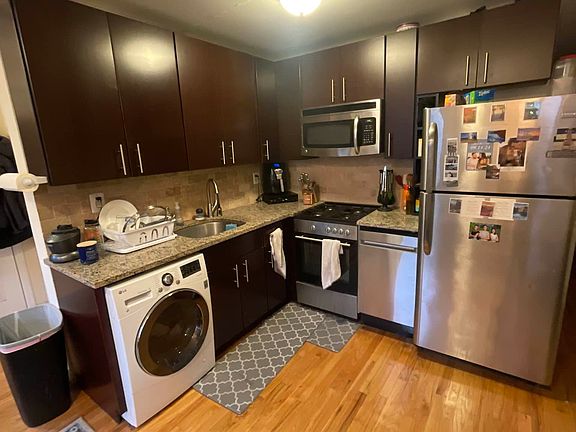 3rd image of 231 1st Ave APT 3