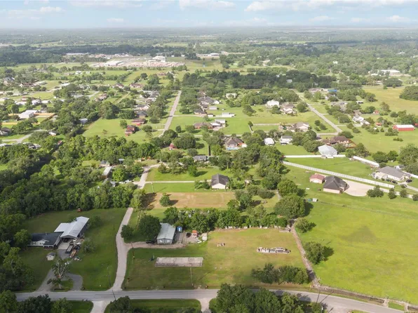 2257 County Road 529, Alvin, TX 77511