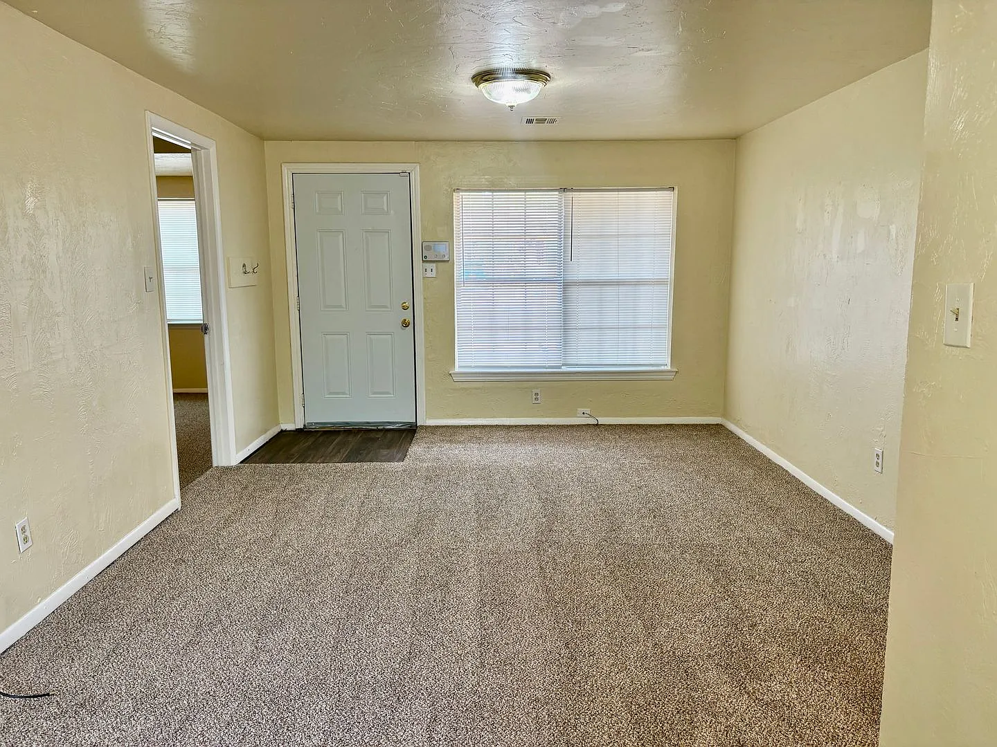 Three bedroom home in S.W. OKC — Photo 4