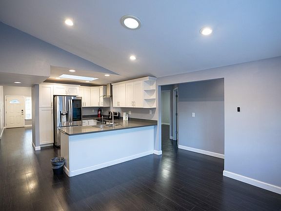 2nd image of 855 Lakechime Dr