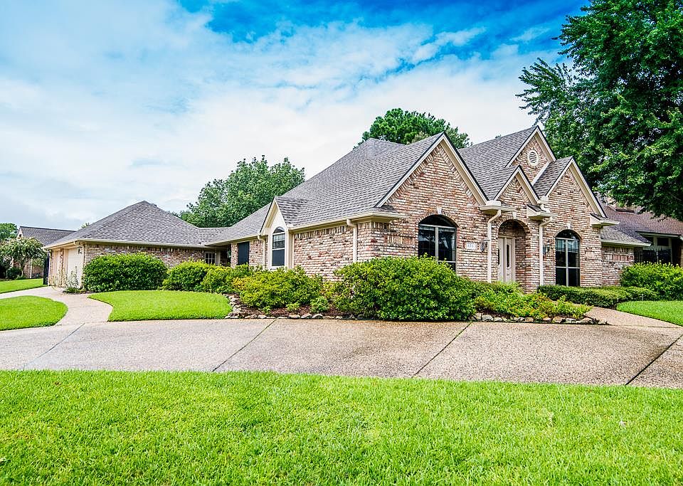 1st image of 434 Brookhollow Dr