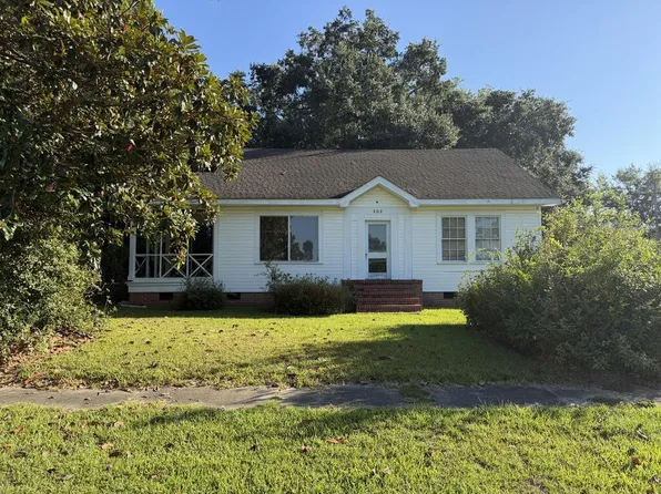 202 E Ivy St, Ellisville, MS 39437