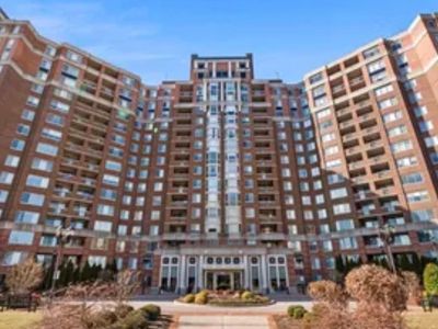 5809 Nicholson Ln APT 214, Rockville, MD, 20852