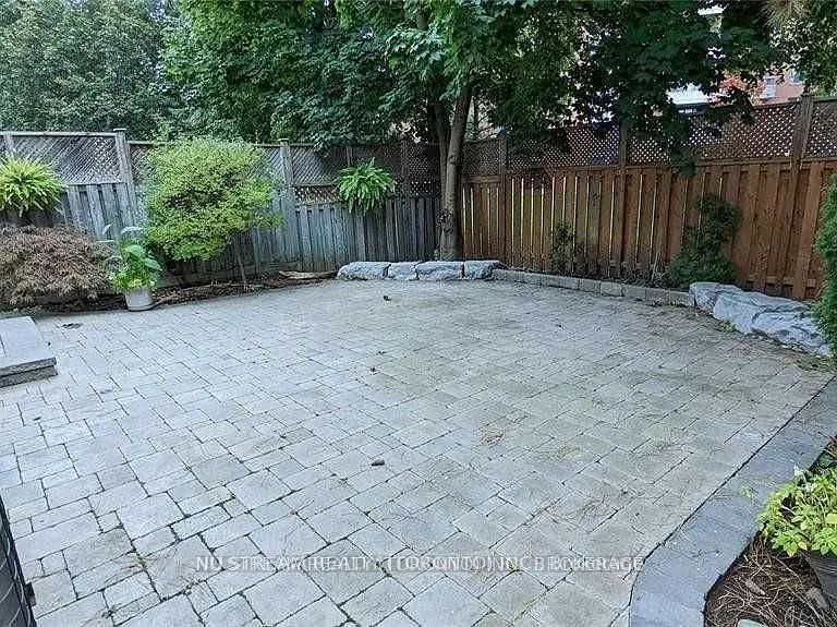 2031 Lumberman Ln — Photo 10